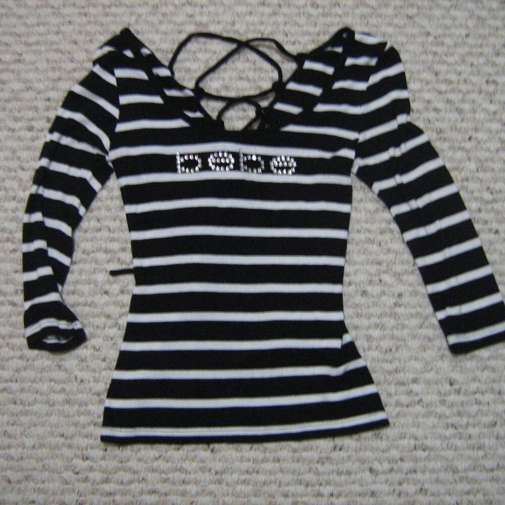 bebe quarter sleeve top with tie up back